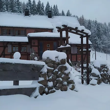 Forsthaus Trabronn | Sauna | Eingezaeunt | Grillplatz *